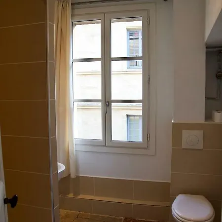De L'hotel De Girard Apartment