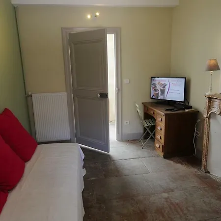 De L'hotel De Girard Apartment *